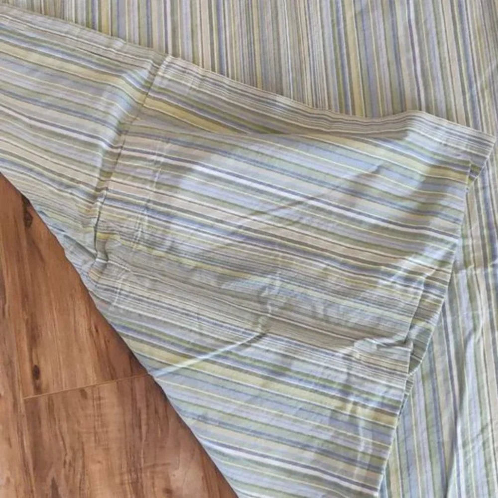 EUC Curtain and pillow set